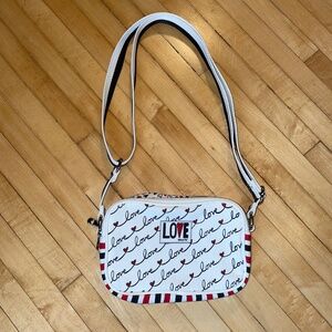 Brighton NWOT Love Scroll Crossbody Canvas Purse Camera Bag Adjustable